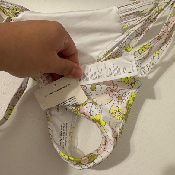 Fabletics High-Waisted Strappy Bikini Bottom NWT LARGE - Picture 7 of 7